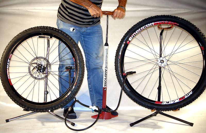 Bơm lốp xe đạp thể thao bao nhiêu là vừa đủ ?